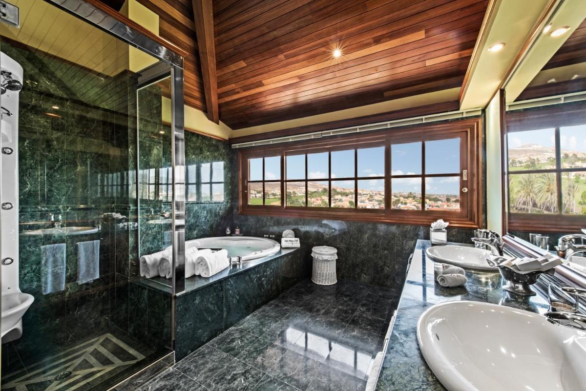 Un baño de Elba Palace Golf Boutique Hotel - Adults Only