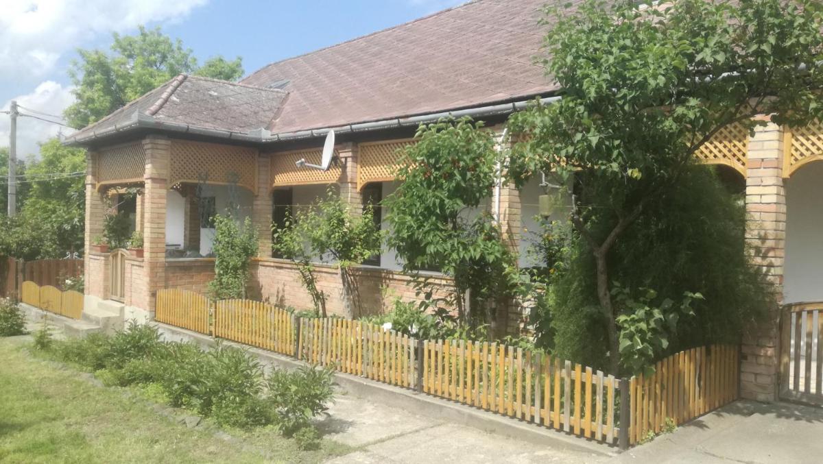Henrietta Vendégház - Housity
