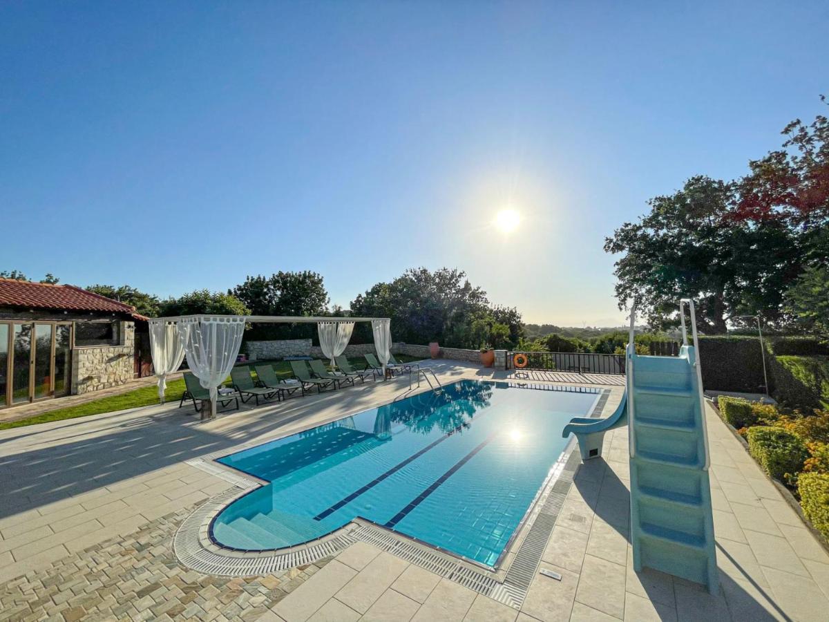 Villa Acorn - Housity