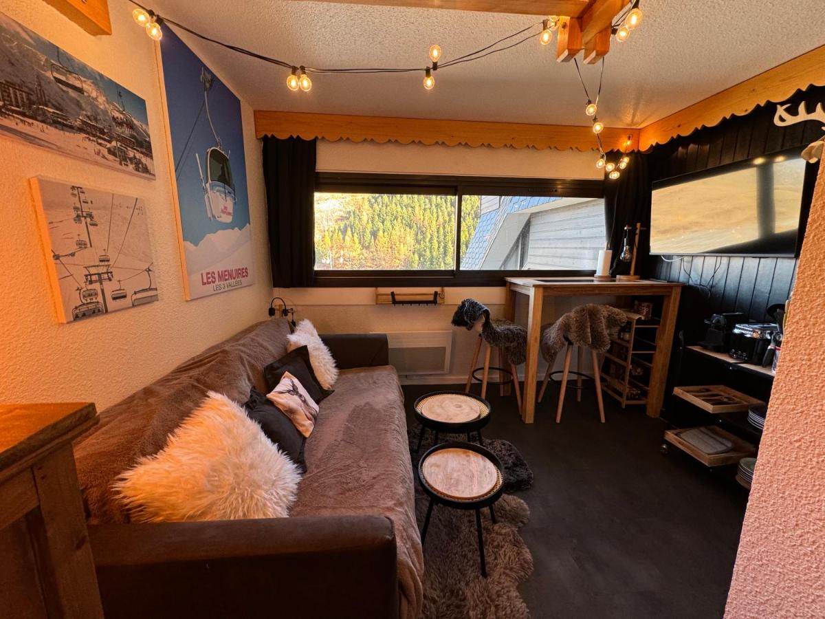 Les Menuires centre! Chaleureux studio sur les pistes! - Housity