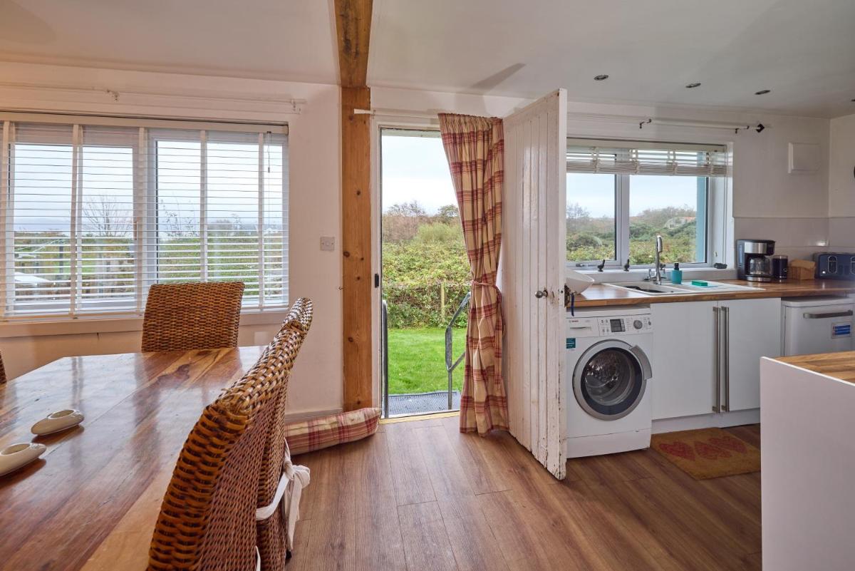 Beach View Cottage - Housity