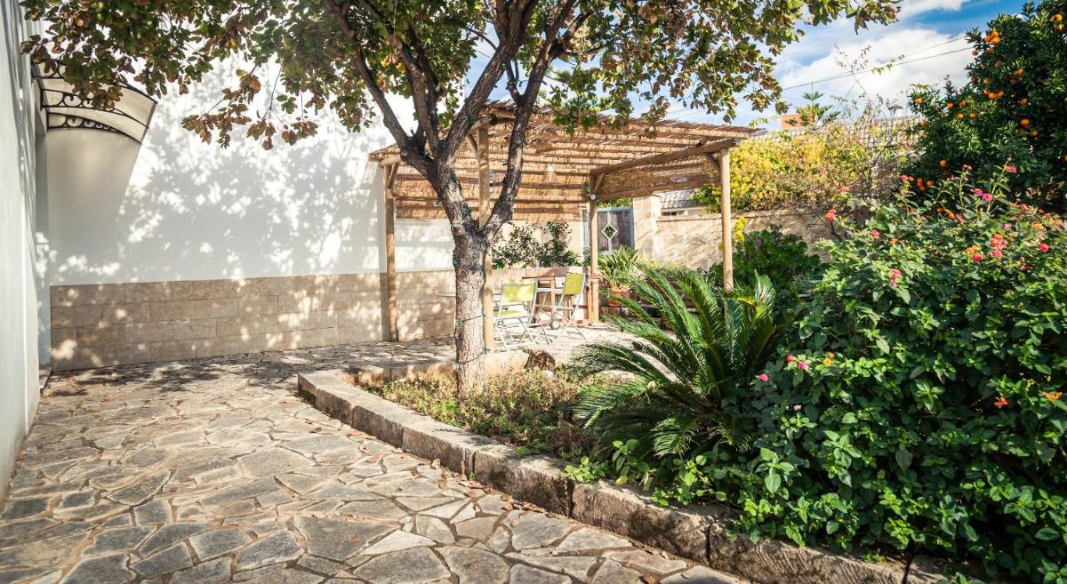 B&B La Garolla - Housity