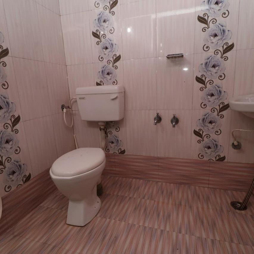 Madhu Giri Stay - Housity