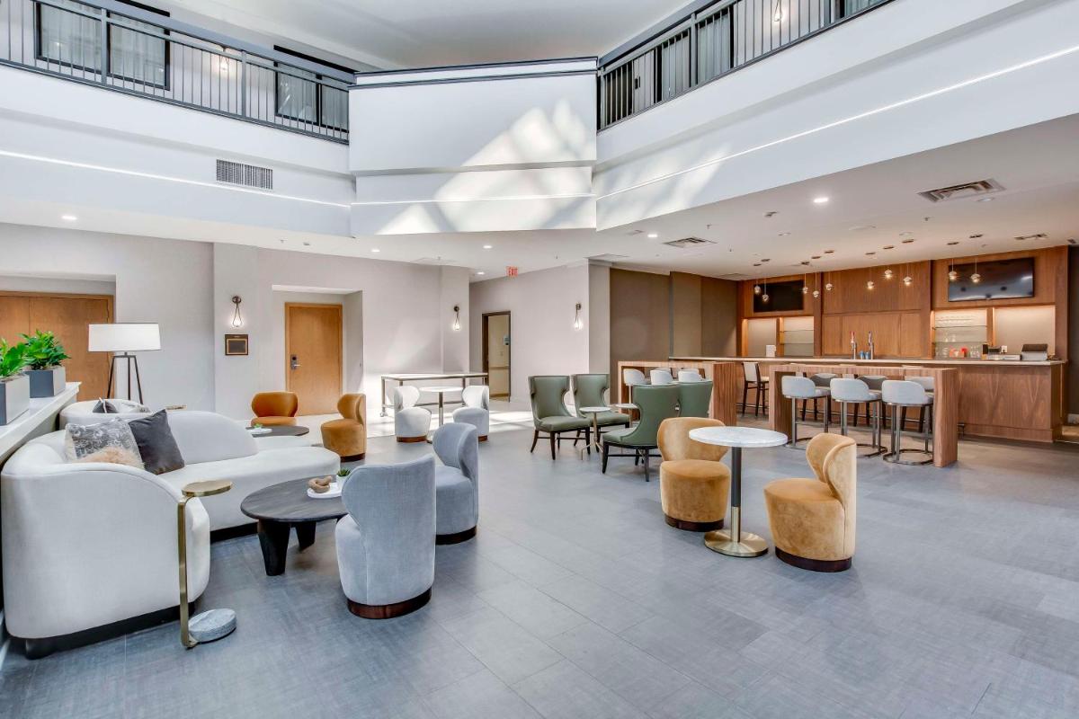 Embassy Suites by Hilton Louisville East - Housity