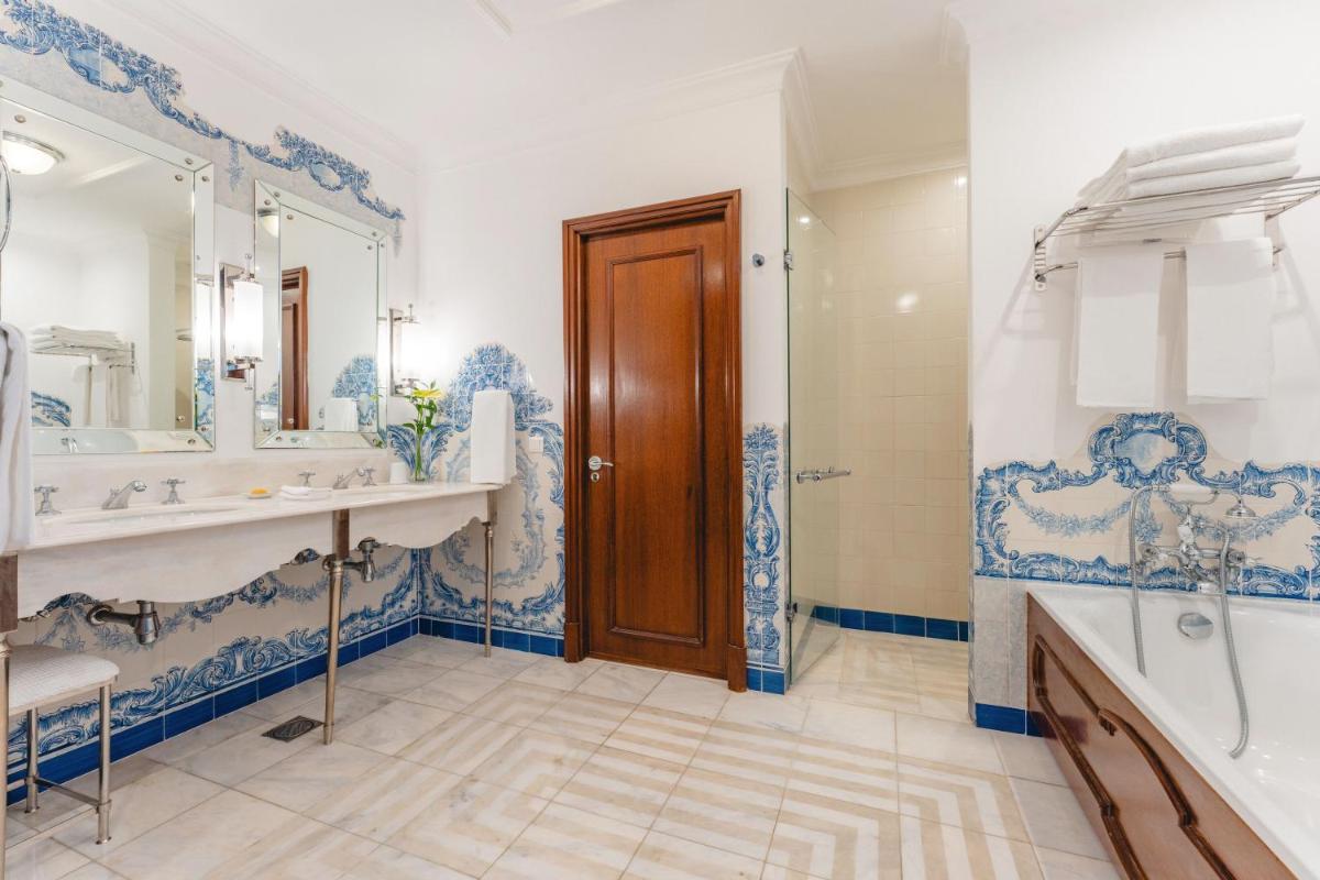 Uma casa de banho em Reid's Palace, A Belmond Hotel, Madeira