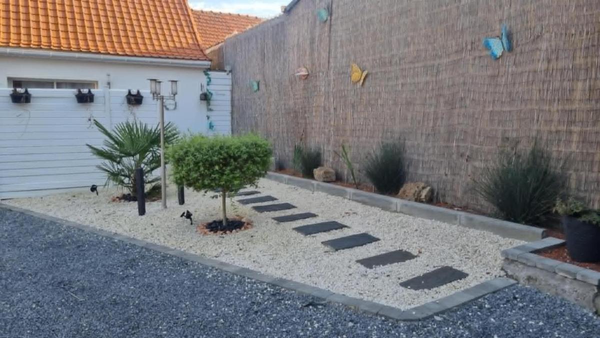 Studio avec jacuzzi , terrasse amenagée et wifi à Westrehem - Housity