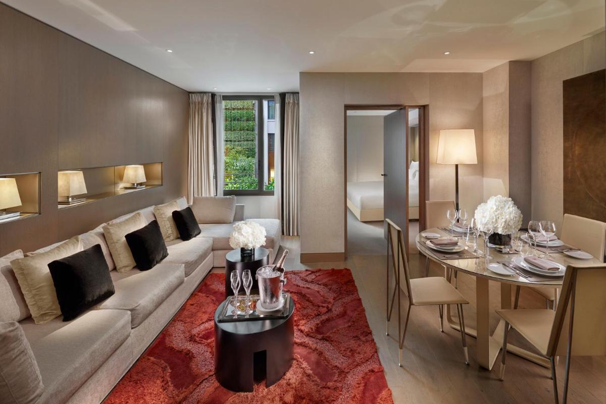 Coin salon dans l'établissement Mandarin Oriental, Paris