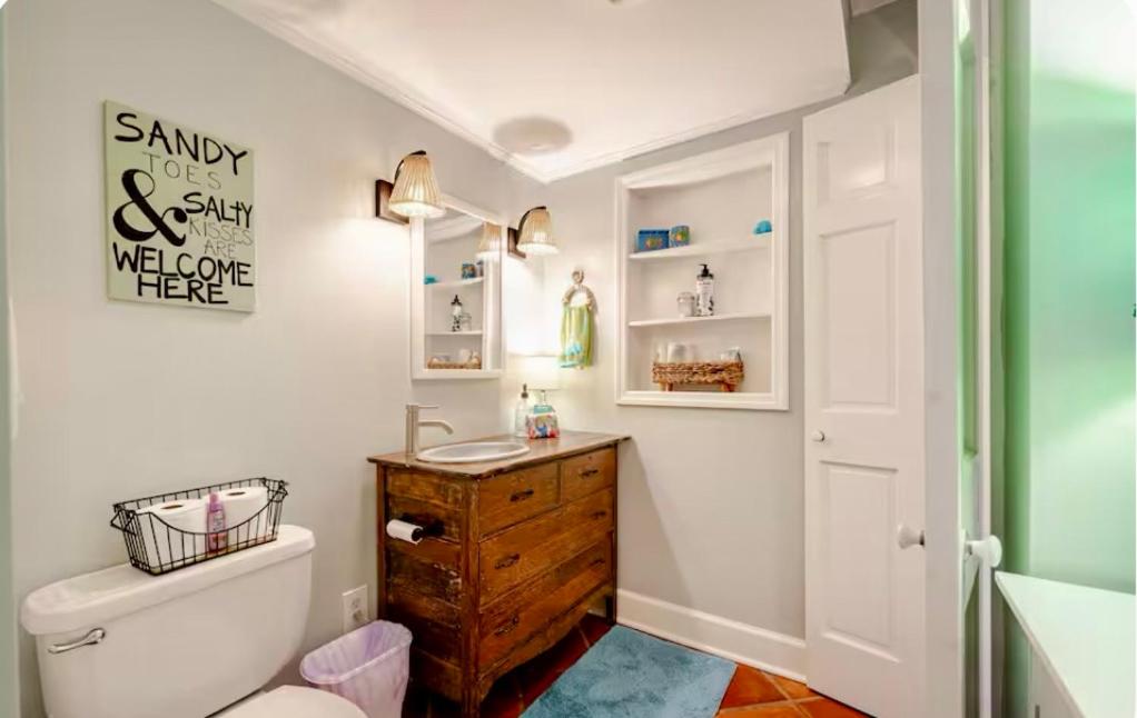 Pearls Pad - Beautiful 1 bedroom apartment- 1 block to beach - Housity
