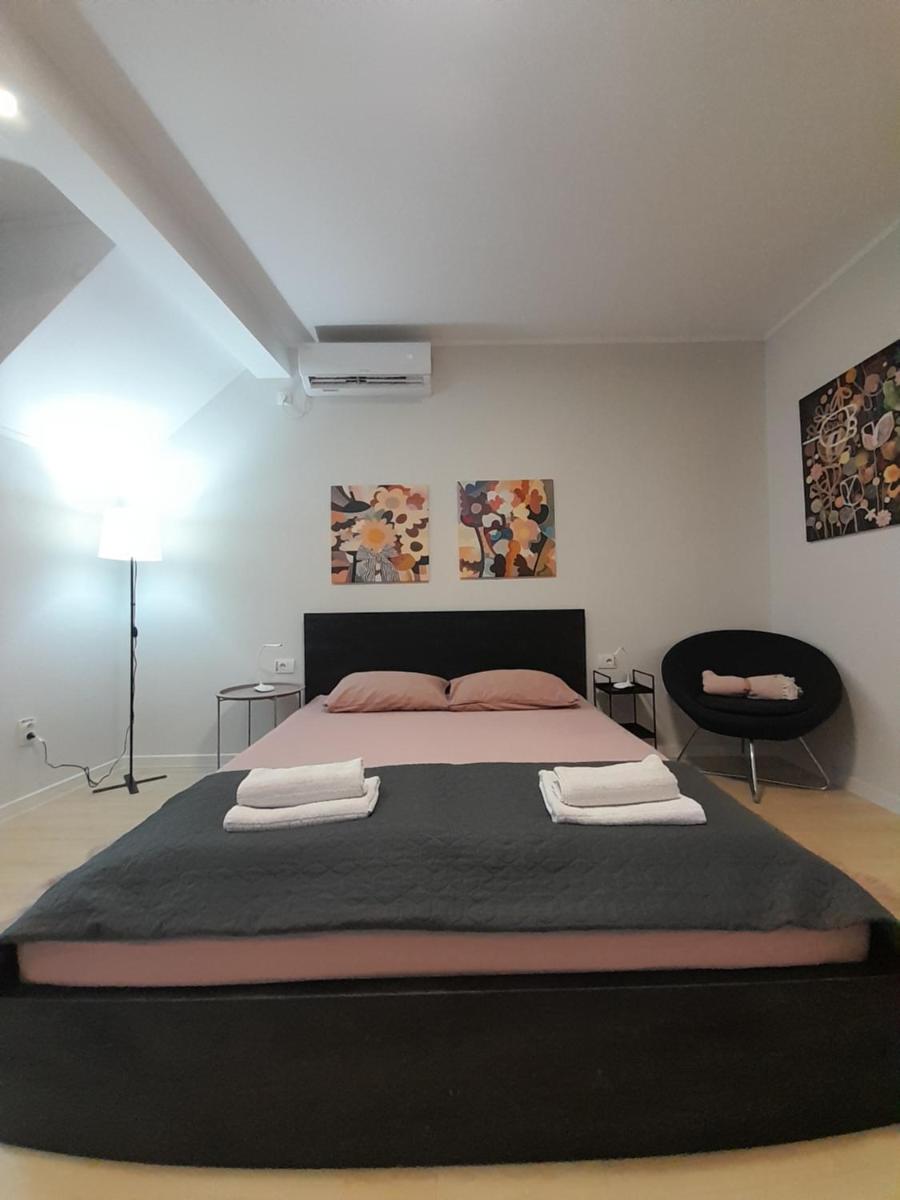 Cool & Cozy Center - Housity