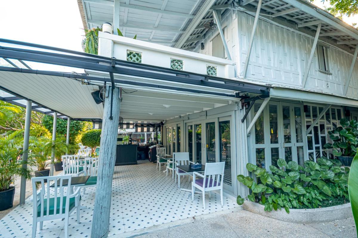 Zantiis Ndol Villas - Housity