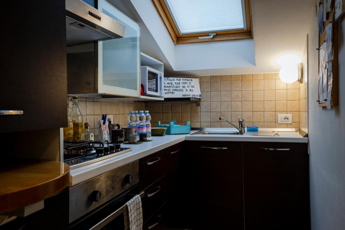 Above The Sky - Flying Apartment - Housity