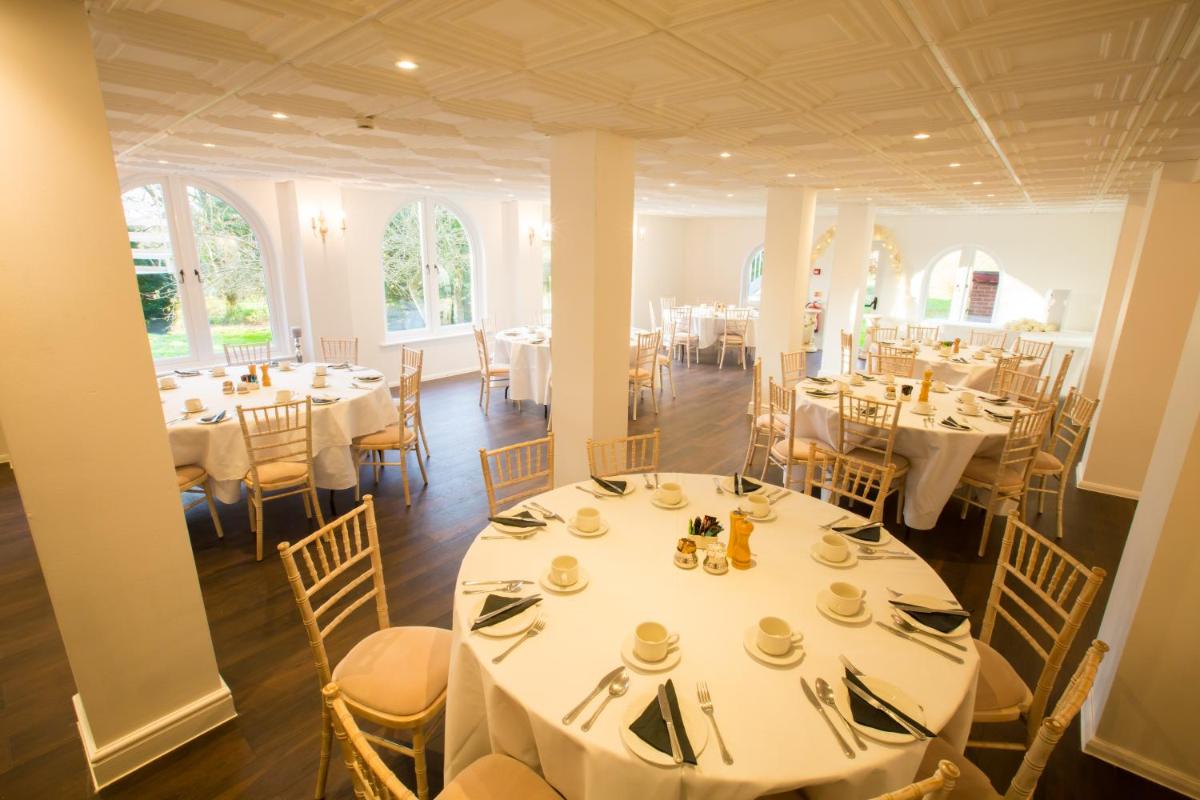Gray Manor Hotel - Housity
