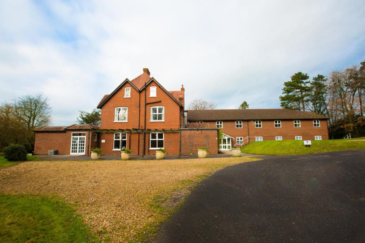 Gray Manor Hotel - Housity