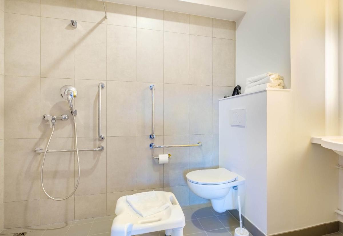 B&B HOTEL Nice Stade Riviera - Housity