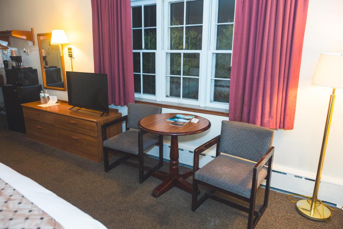 The Chalet Motel - Housity
