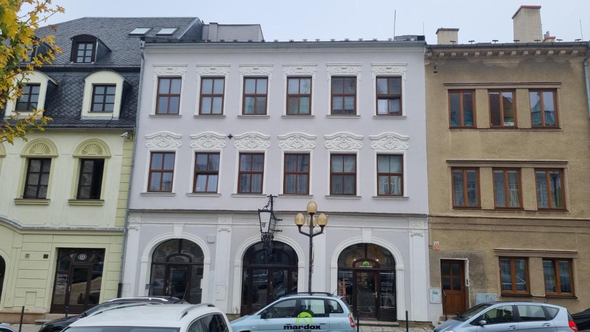 Apartmány na náměstí - Housity