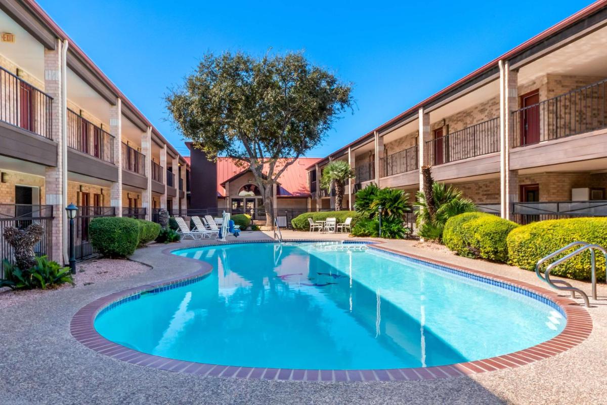 SureStay Plus by Best Western San Antonio Fiesta Inn - Housity