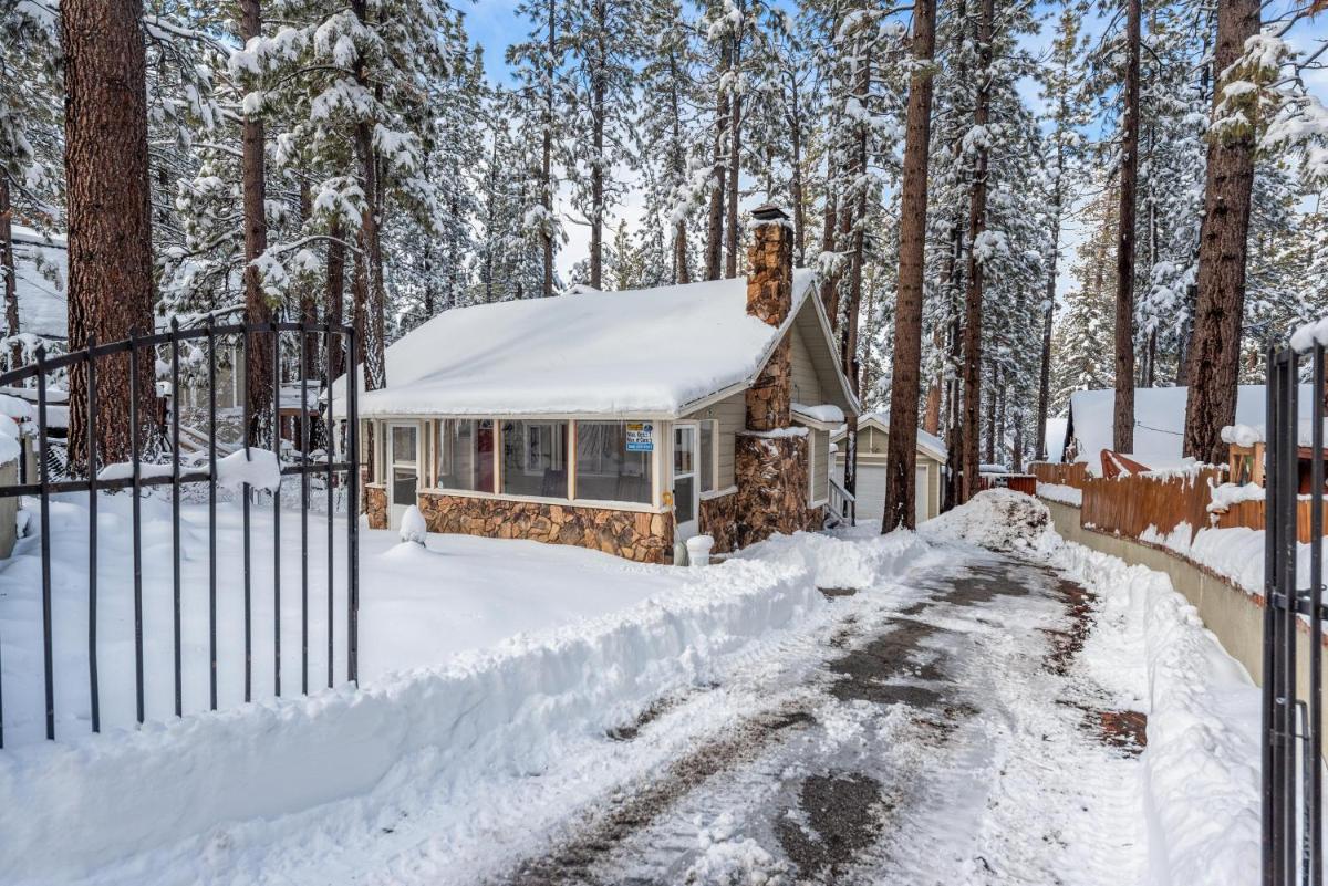 THE TREE SPOT - EV Charger - Close to Lake and Slopes - Housity