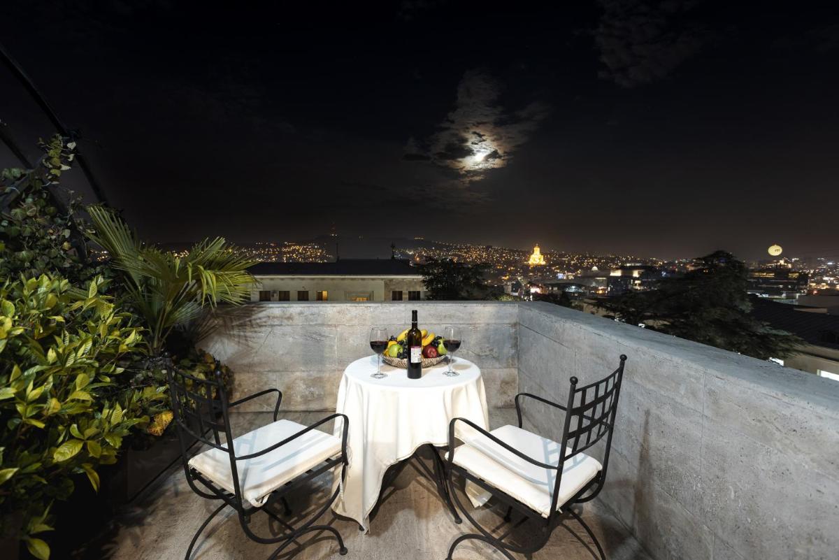 Citrus Hotel - Housity