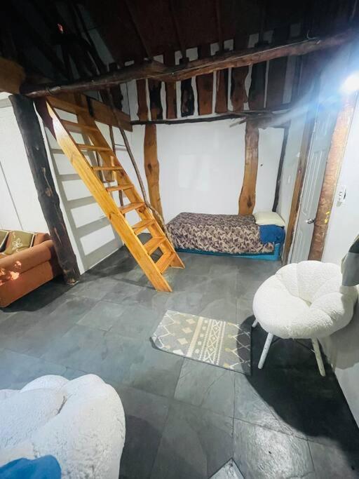 Hermosa Cabaña en el bosque - Housity