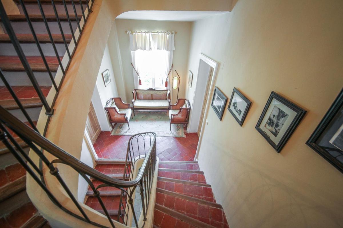 Coin salon dans l'établissement Les Carmes and spa
