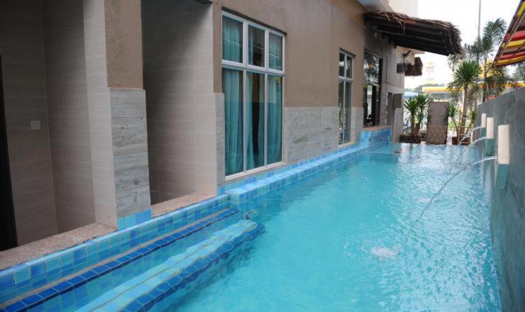Sea Lion Firefly Concept Hotel Kuala Selangor - Housity