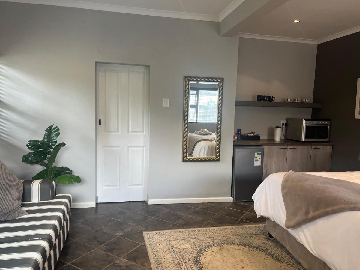 Luxury Suites on Santorini - Housity