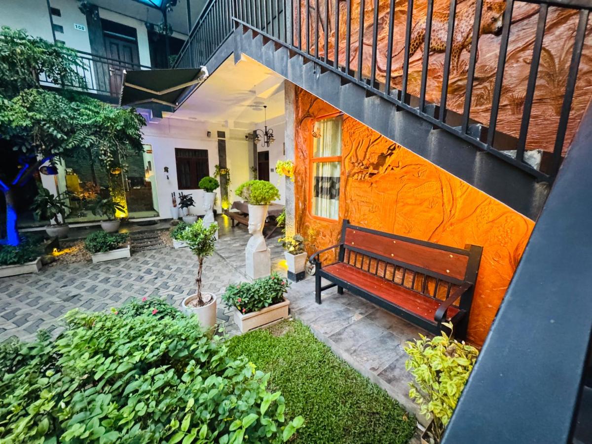 Airport J Dream Resort - Housity