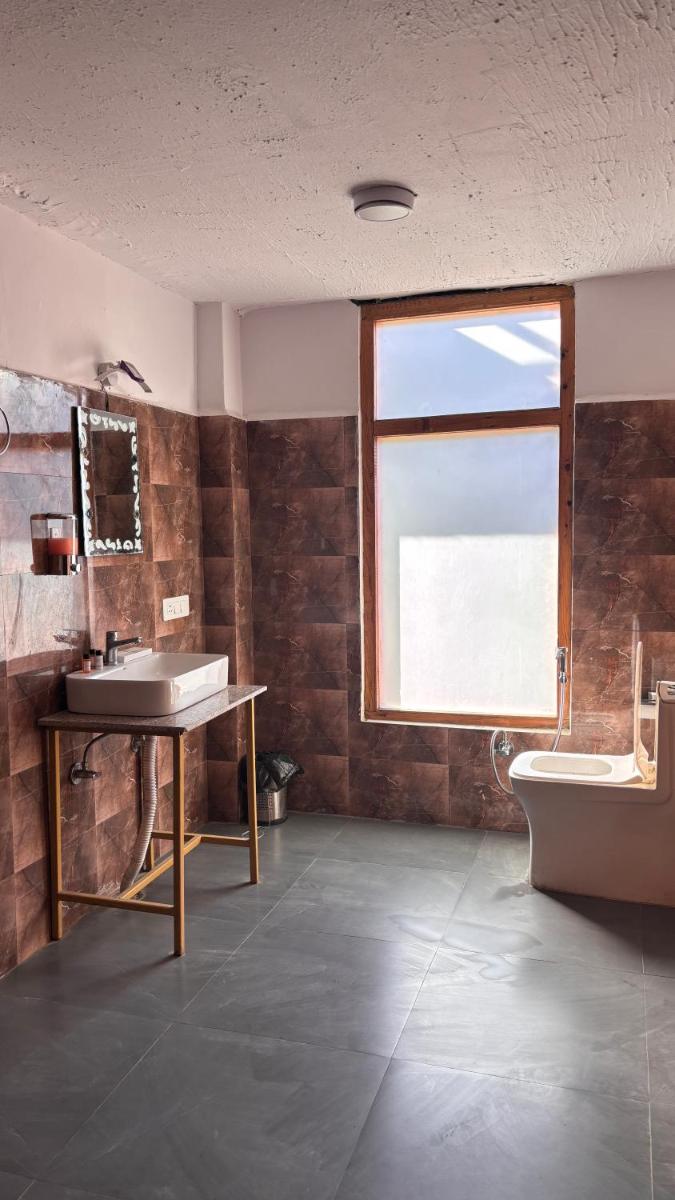 Peppy Nomads Luxuria - Housity