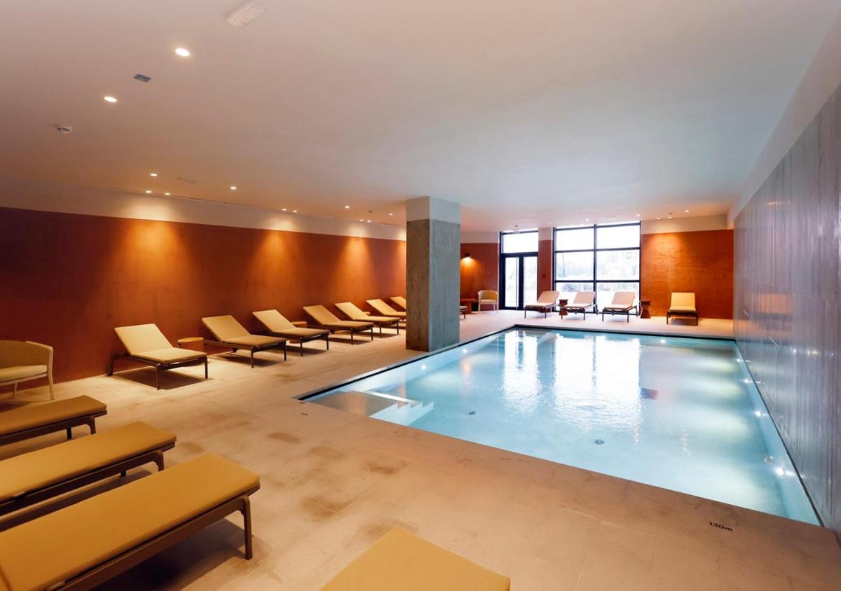 A piscina em ou perto de Montebelo Viseu Congress Hotel & Spa