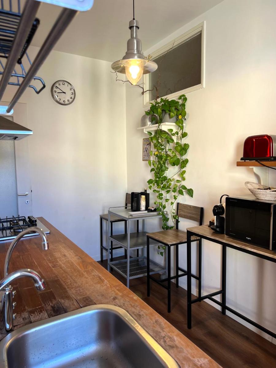 Eufonia Vinyl Friendly Apartment - Housity