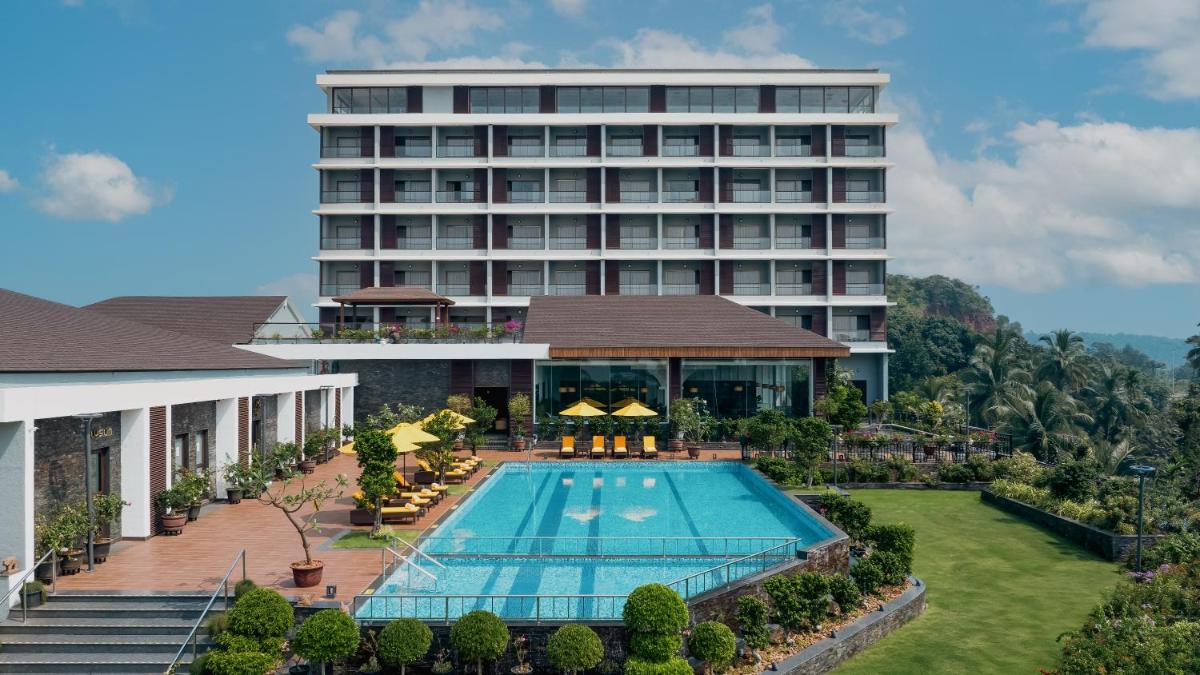 an image of a hotel with a swimming pool at Gateway Goa, Palolem in Palolem