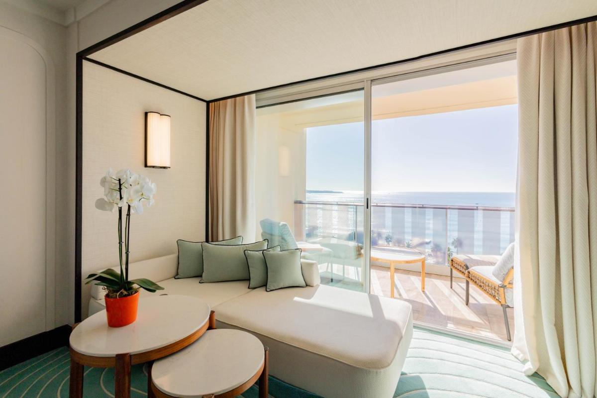 Un ou plusieurs lits dans un hébergement de l'établissement Mondrian Cannes