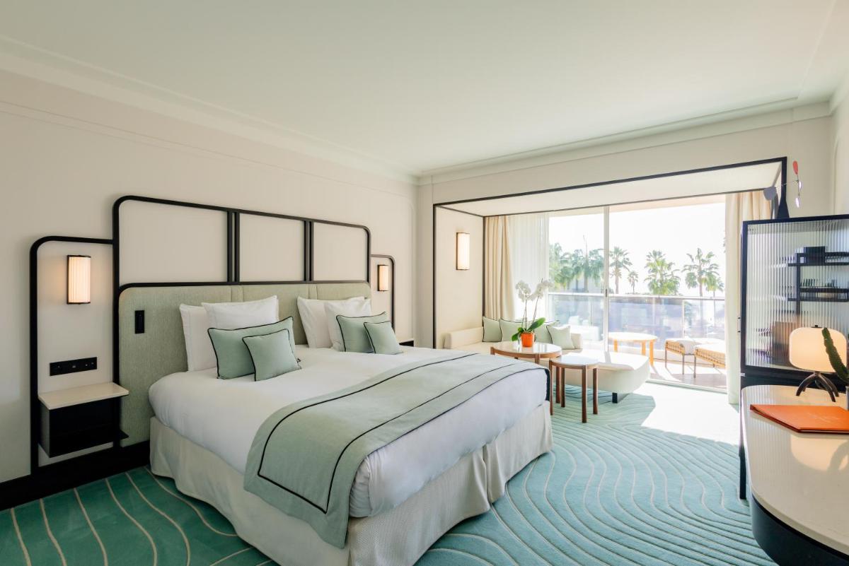 Un ou plusieurs lits dans un hébergement de l'établissement Mondrian Cannes