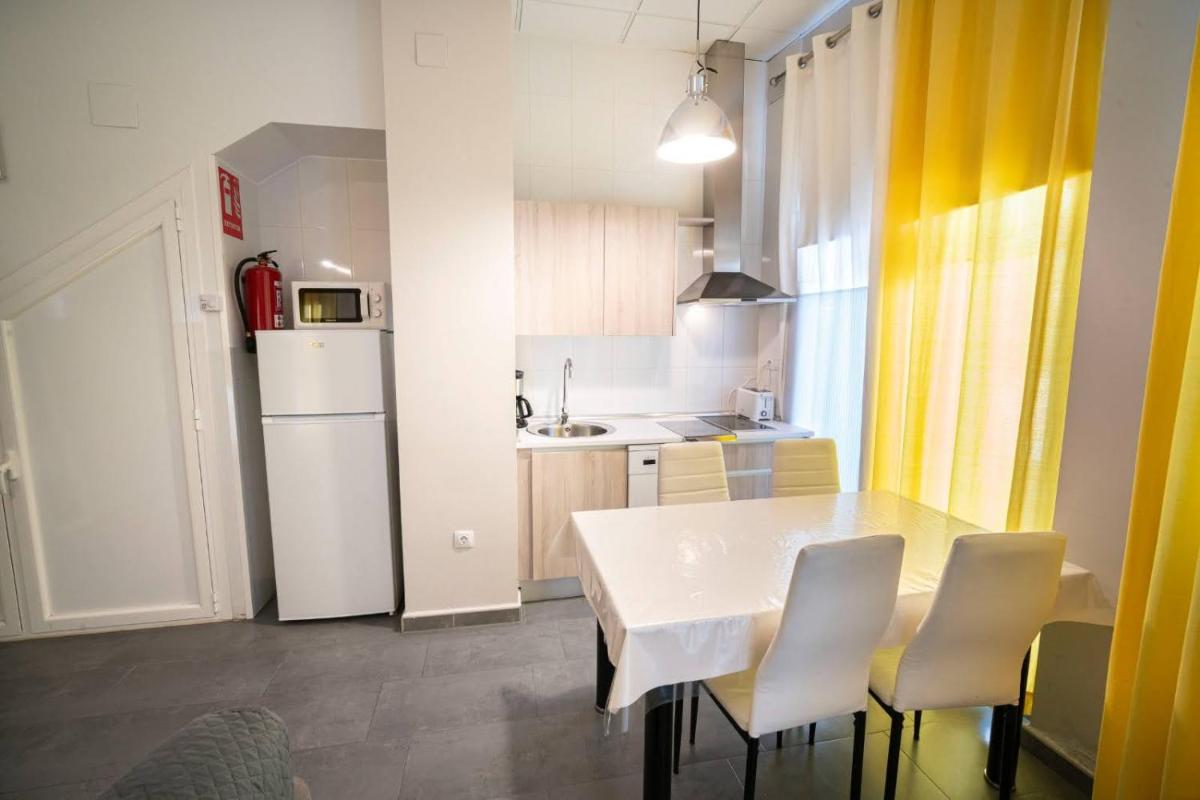 Apartamentos La Plazuela Baños de Montemayor - Housity