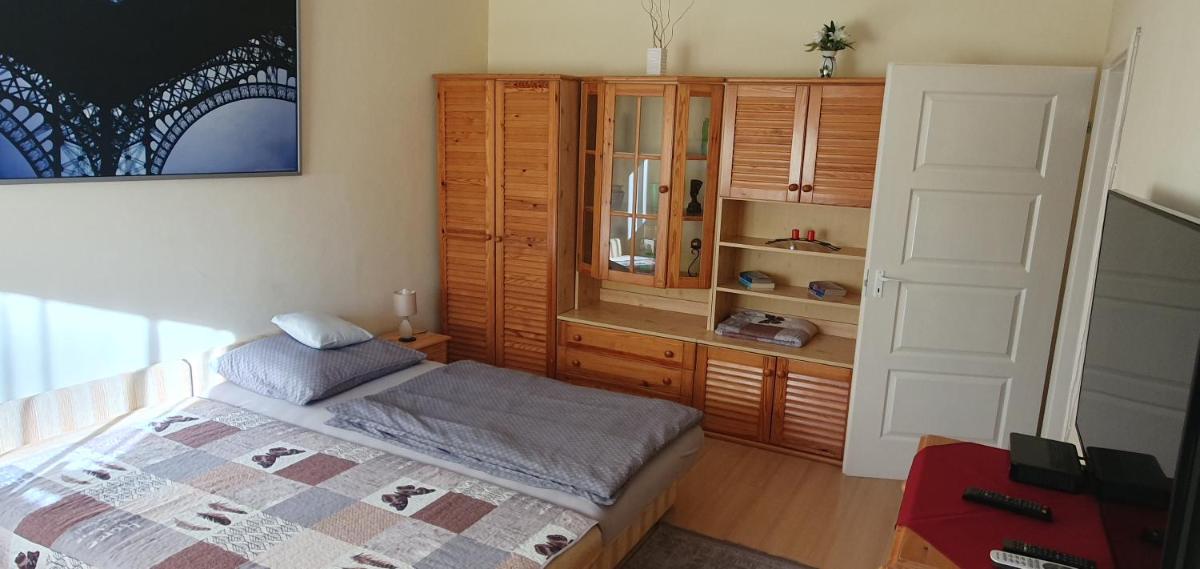 Hegyalja Apartman - Housity