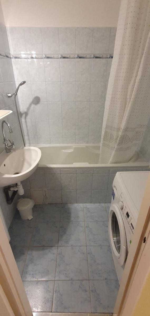 Hegyalja Apartman - Housity