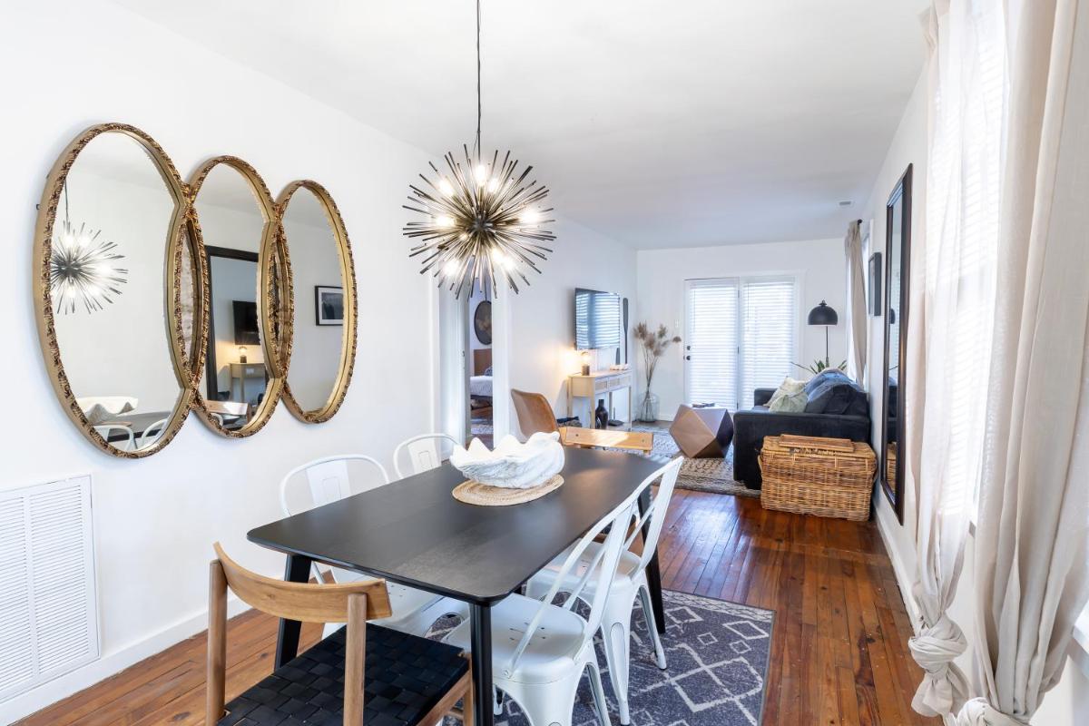 Cozy Beach Cottage Near The Bay - Housity