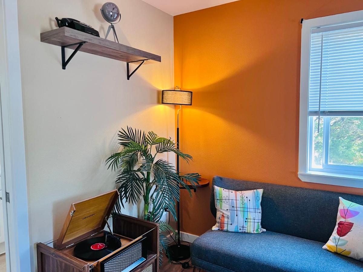 Mad Men - Housity