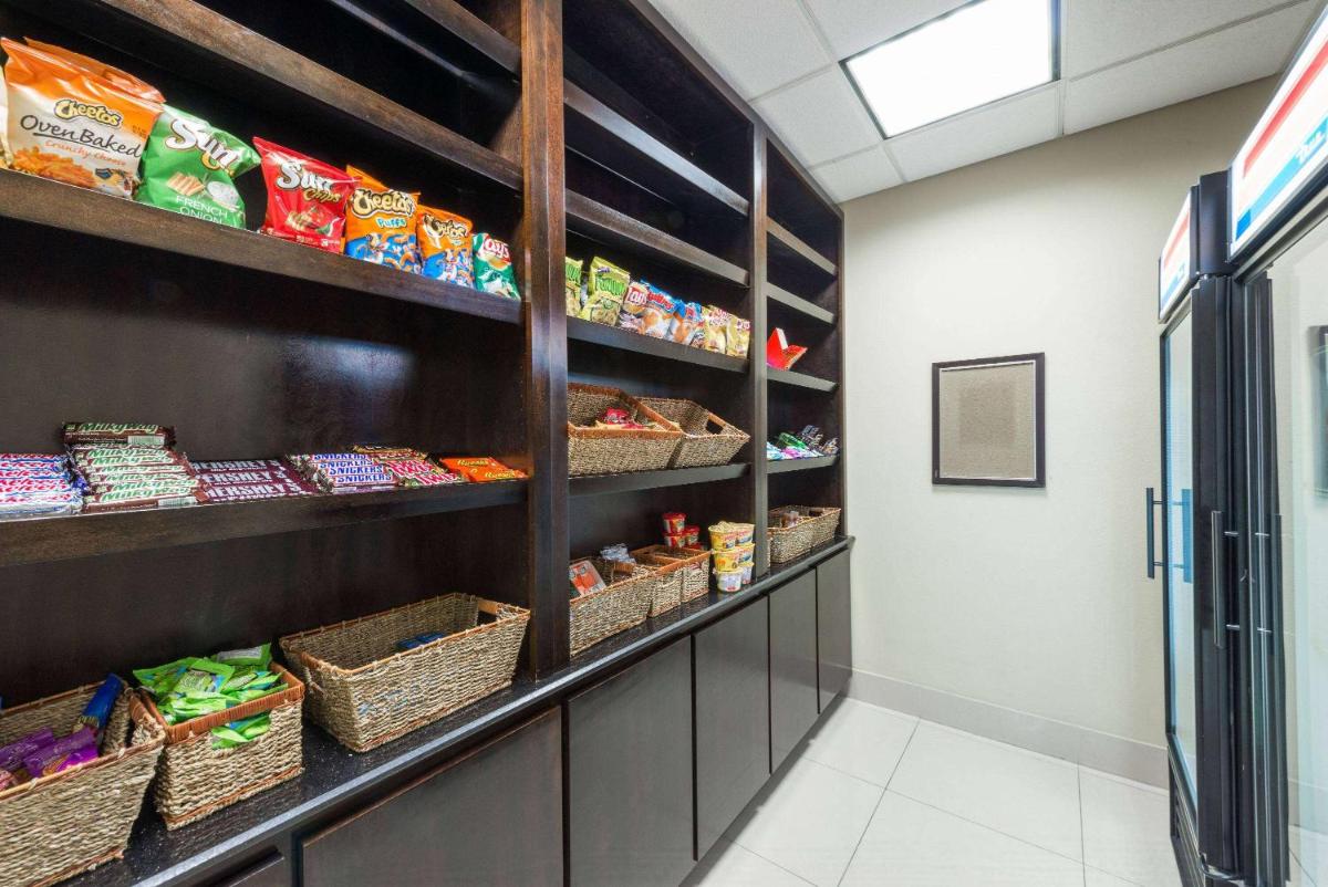 Wingate by Wyndham Lake Charles Casino Area - Housity