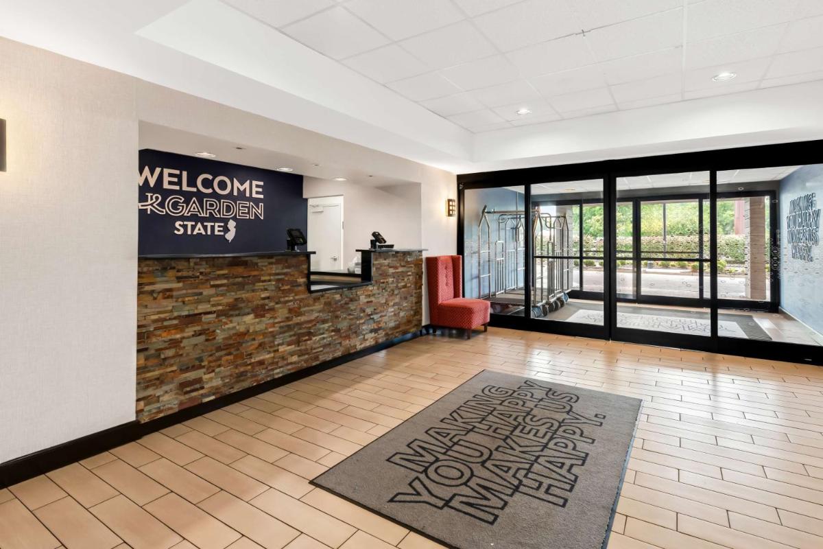 Hampton Inn Pennsville - Housity