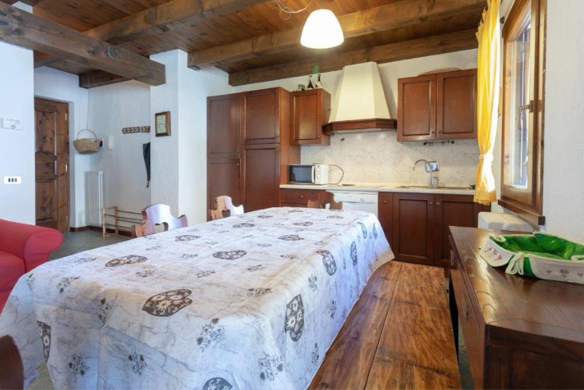 Chalet Mew - Housity