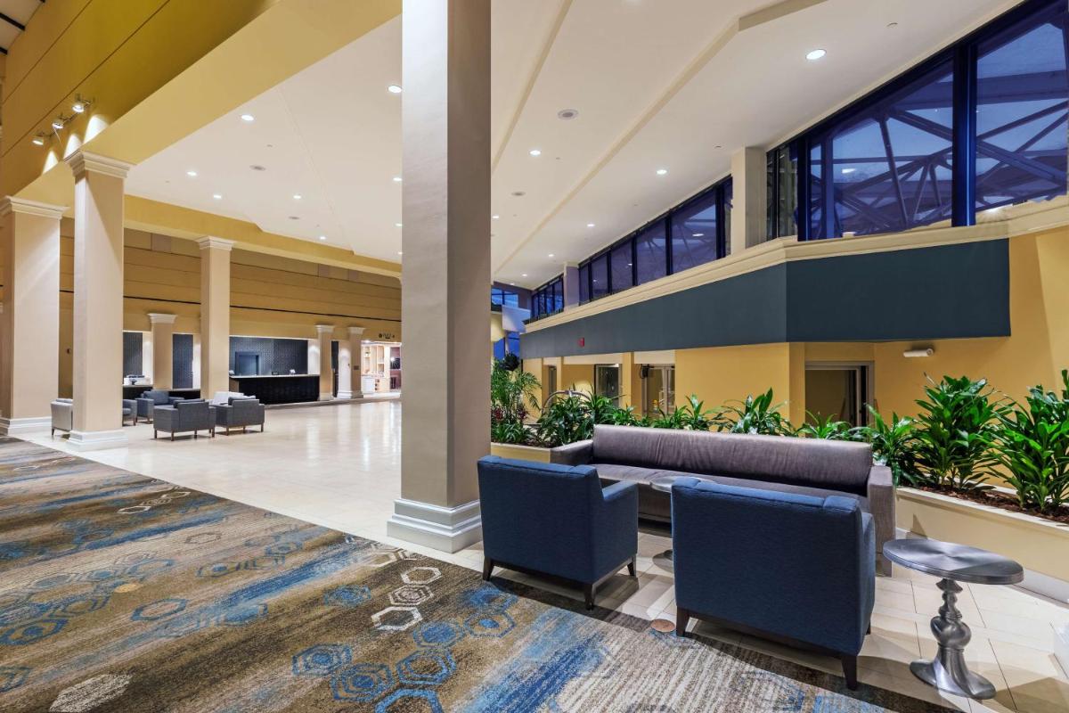 DoubleTree by Hilton Tulsa Downtown - Housity