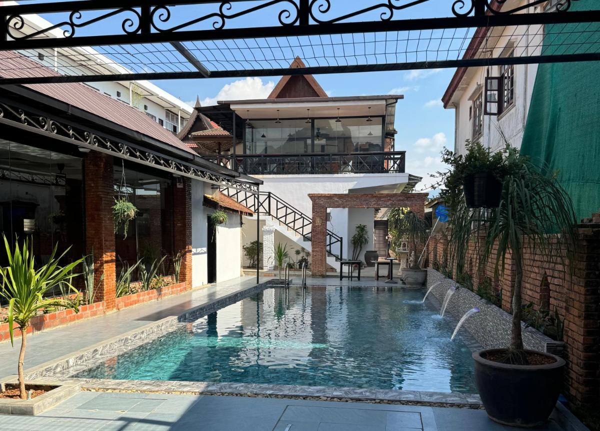Win Hotel - Housity