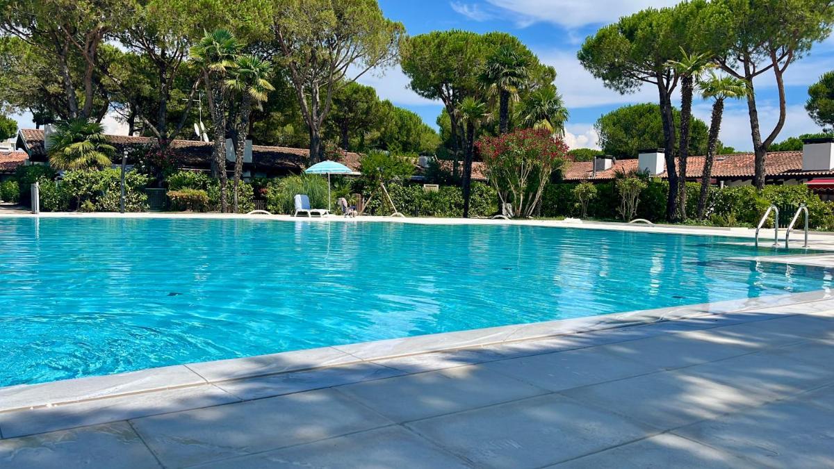 Signora Ruth - Aprilia Residence - Housity