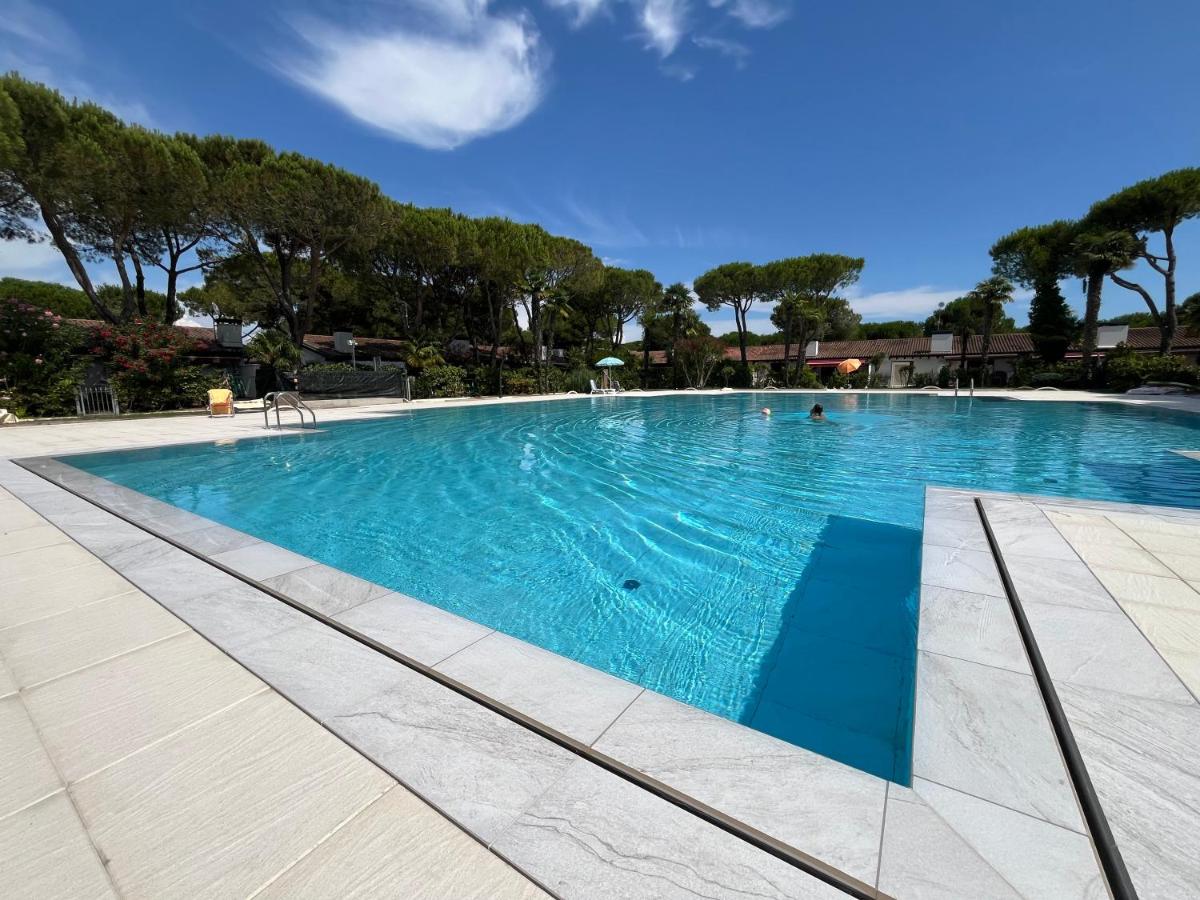 Signora Ruth - Aprilia Residence - Housity
