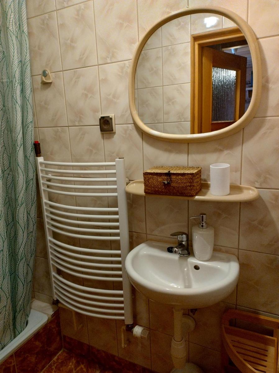 Halne Izby - Pokoje Gościnne - Housity