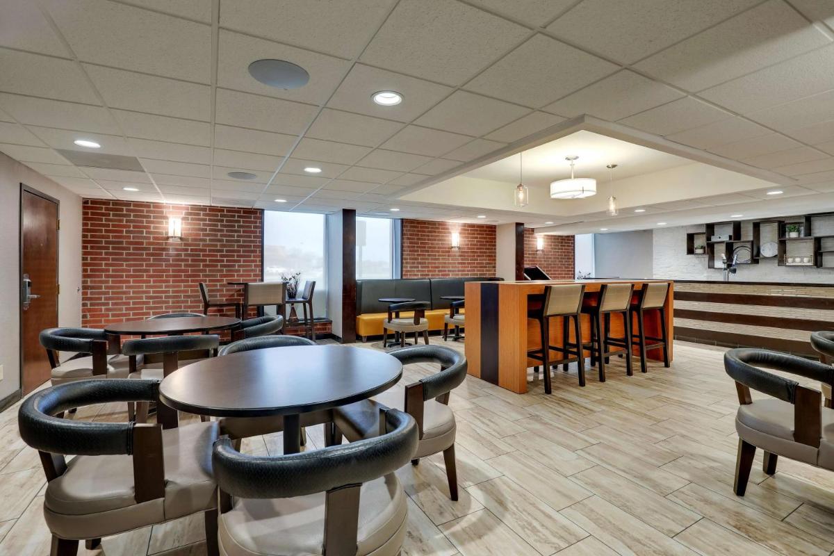 Drury Inn & Suites Springfield - Housity