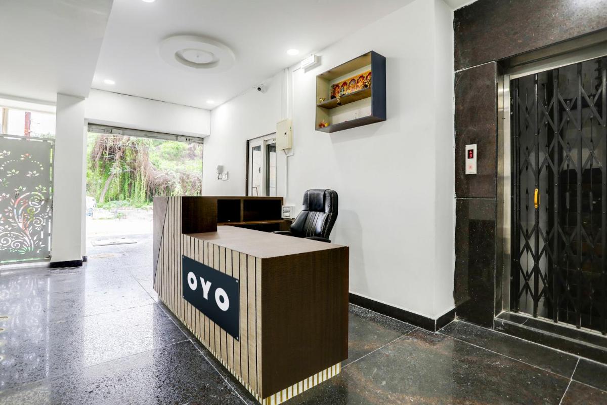 OYO HOTEL LAHARI LUXURY ROOMS - Housity