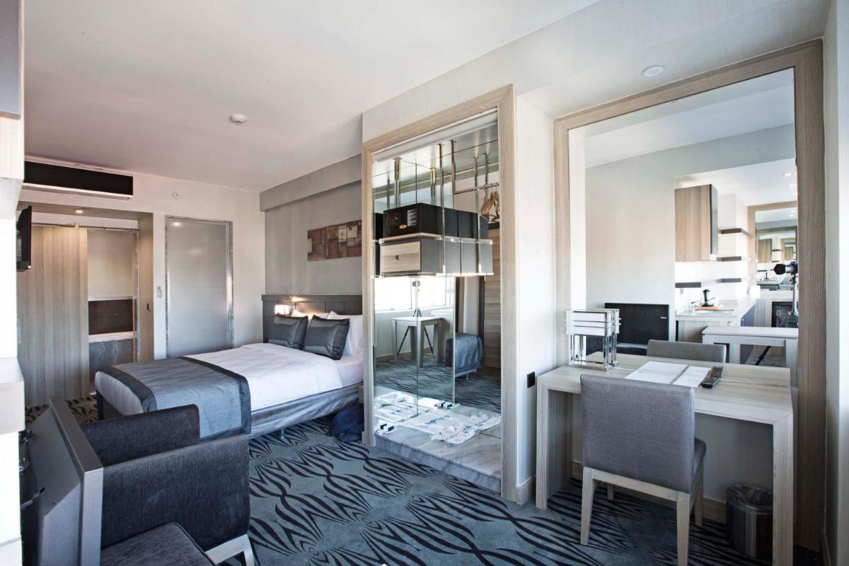 Akoni Hotel - Housity